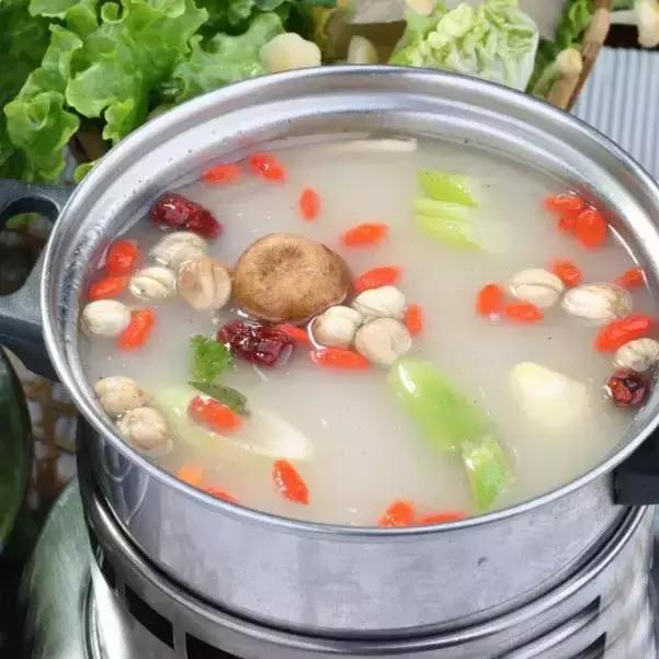 秋天到了，學(xué)學(xué)這5款火鍋湯底的做法吧！