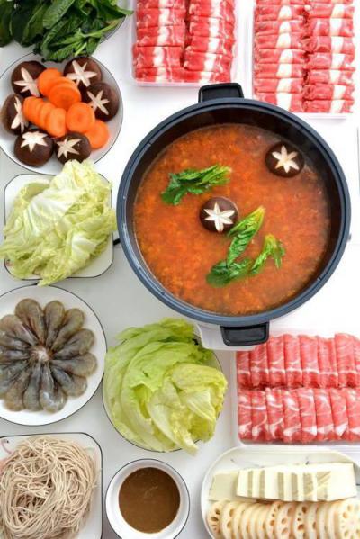 冬天吃火鍋開(kāi)胃不上火，紅湯看著就暖和，我教你炒濃湯，不上火！