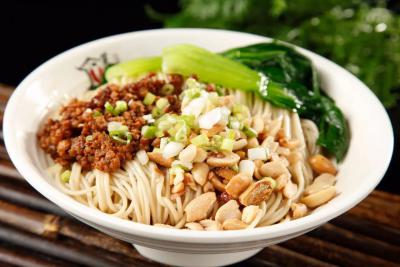 成都擔擔面食技術(shù)培訓哪里好？面臊炒制流程技巧